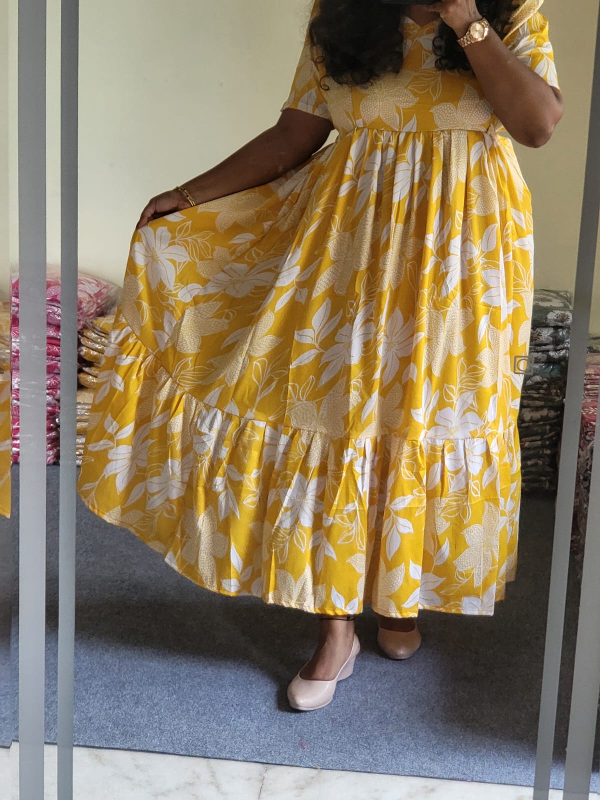 Deltacrepe Yellow floral feeding dress