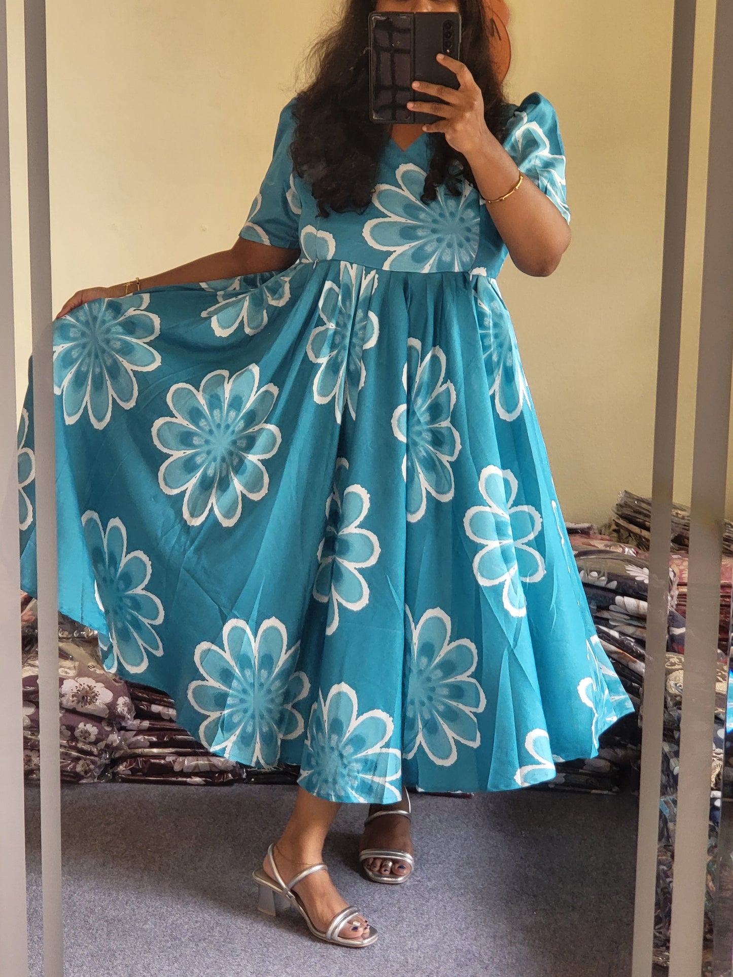 Deltacrepe feeding dresses