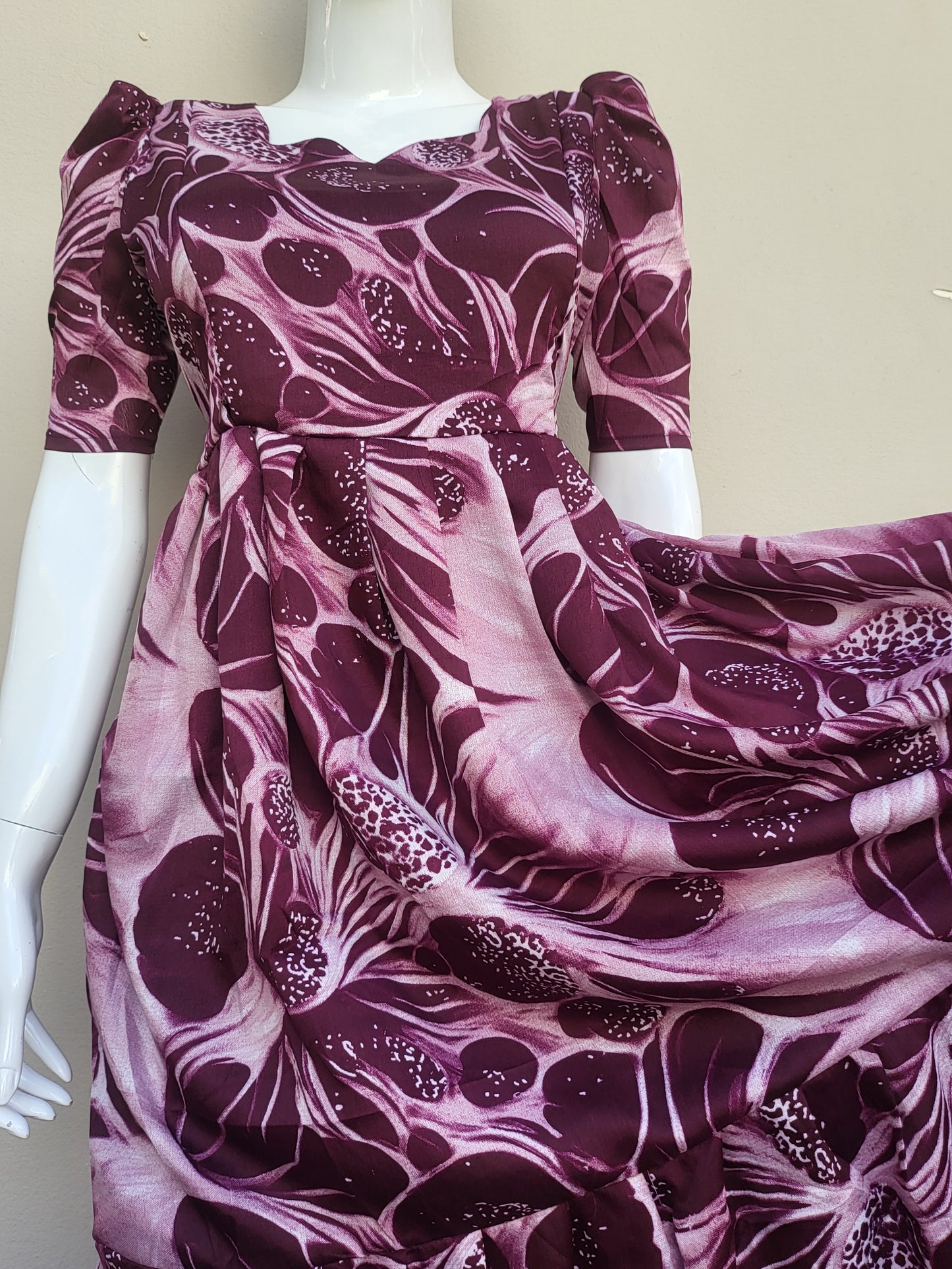 Deltacrepe feeding dresses