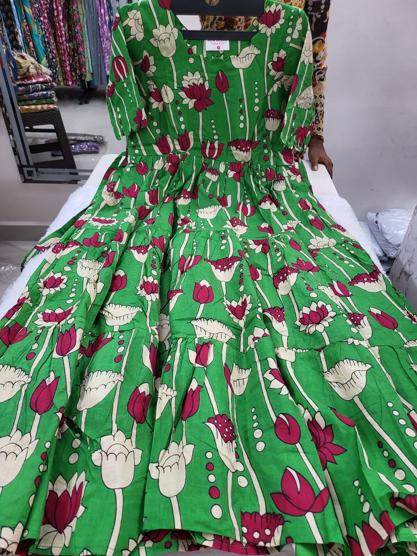 1049/- Kalamkaari grnlotus