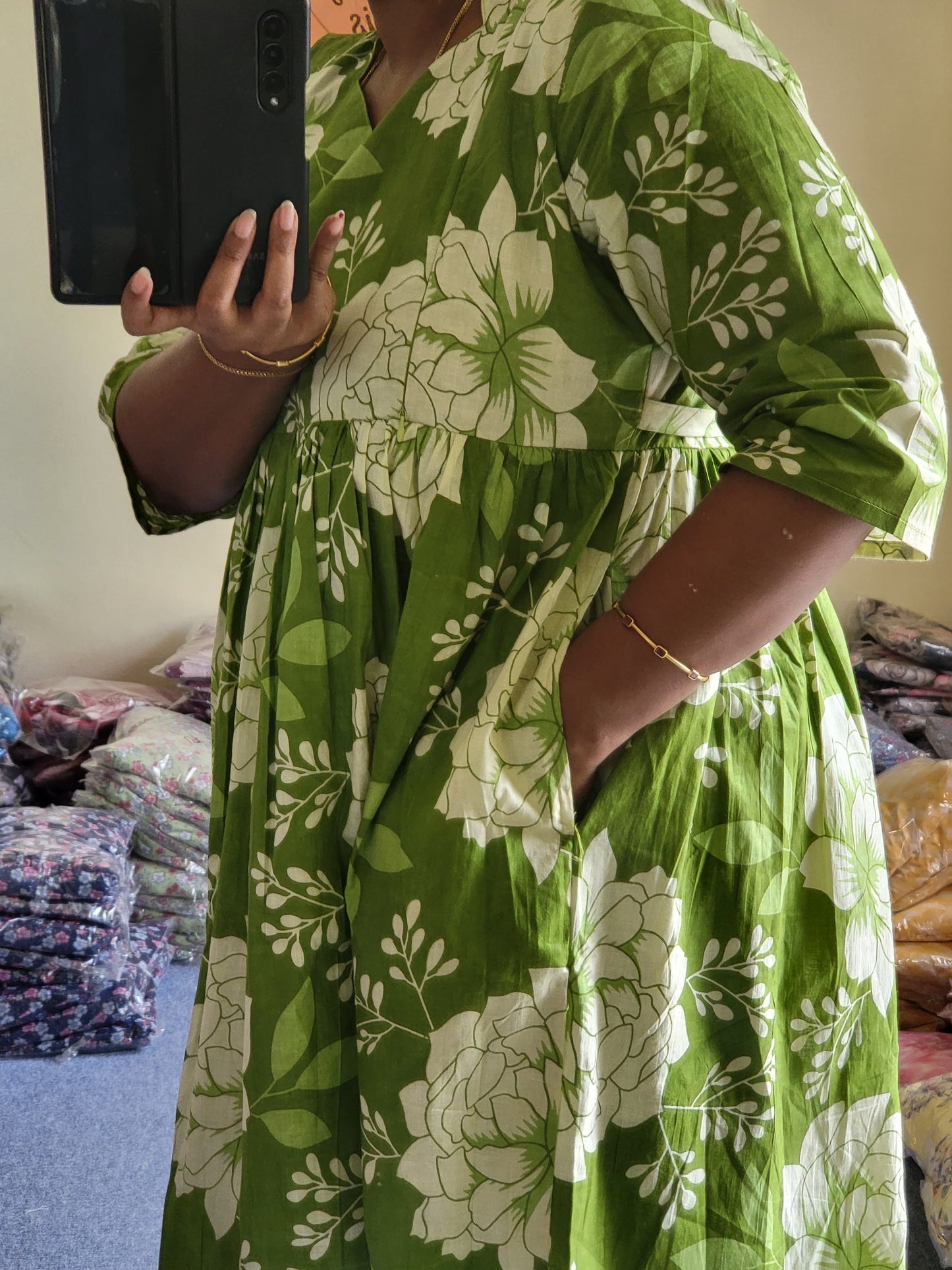 Feeding frock grn floral