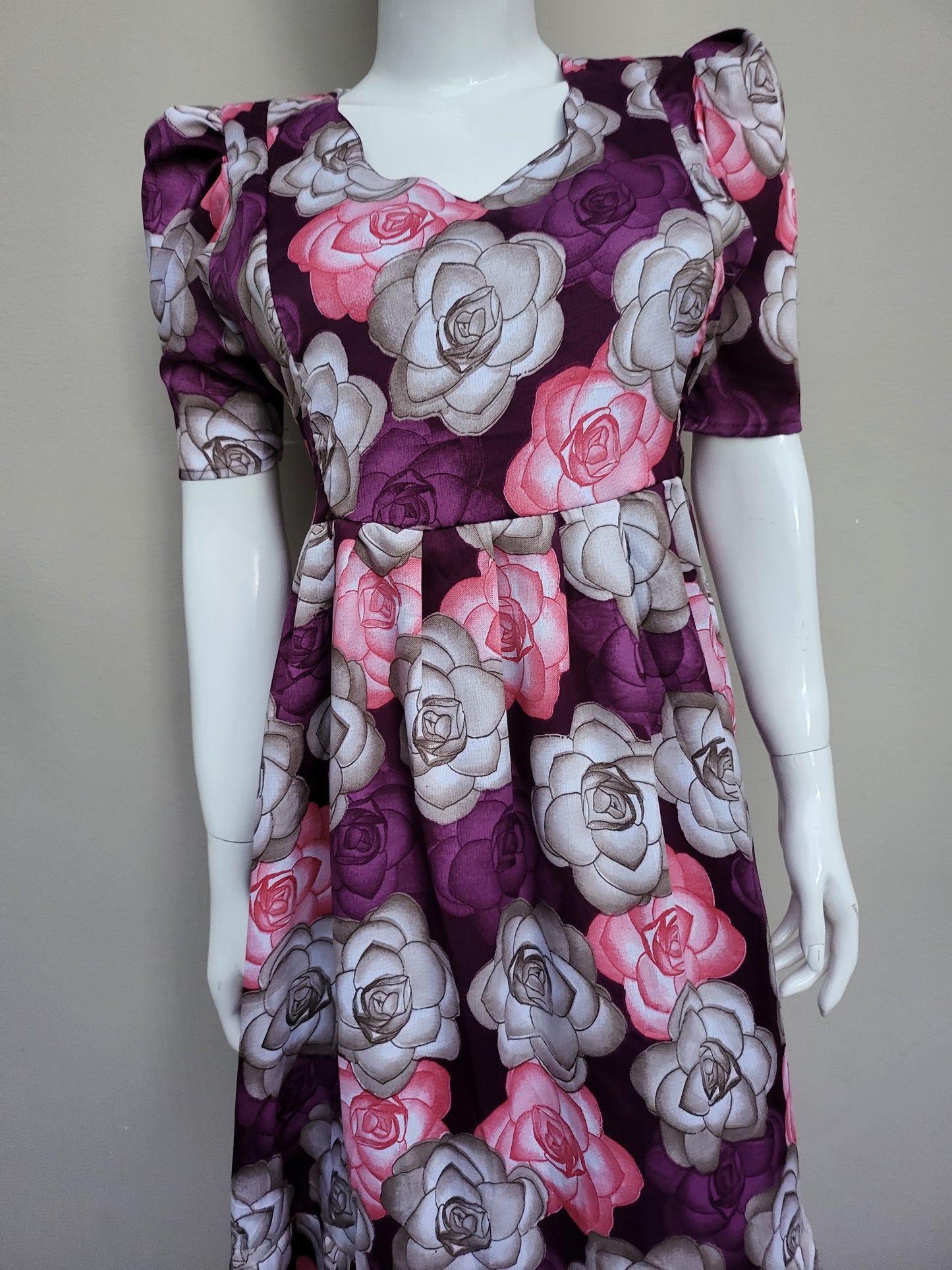 Deltacrepe feeding dresses