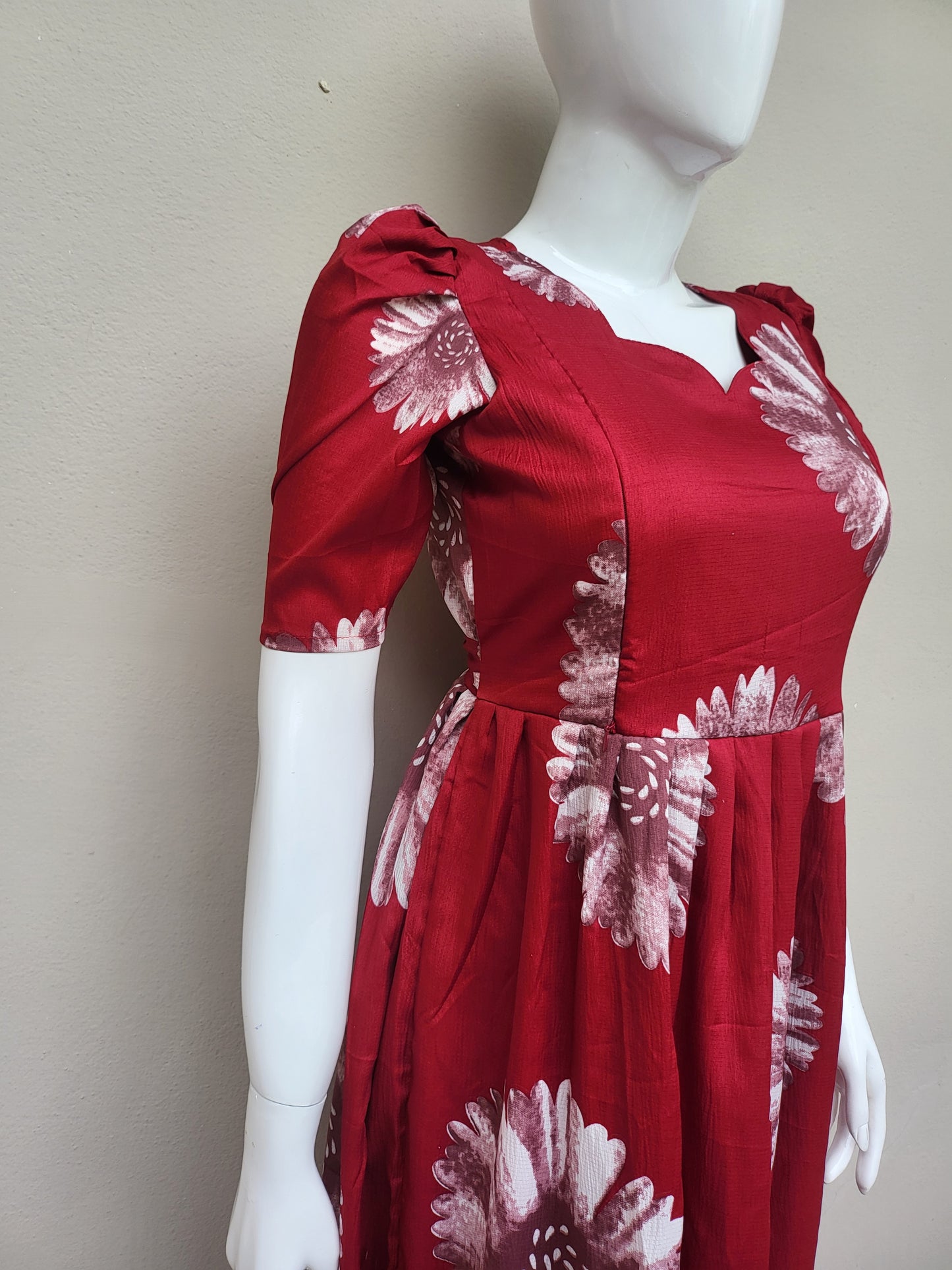 Deltacrepe feeding dresses