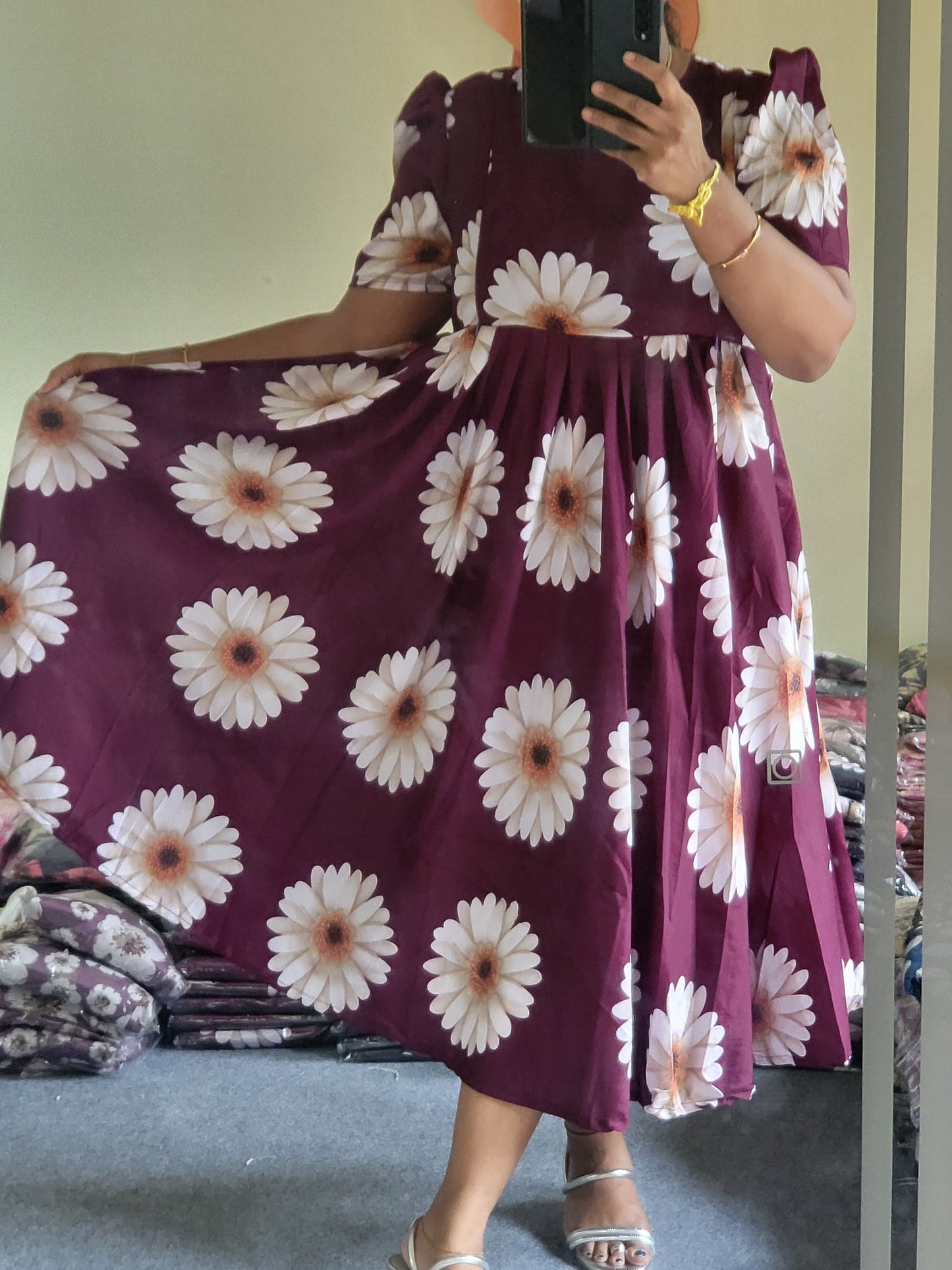 Deltacrepe feeding dresses