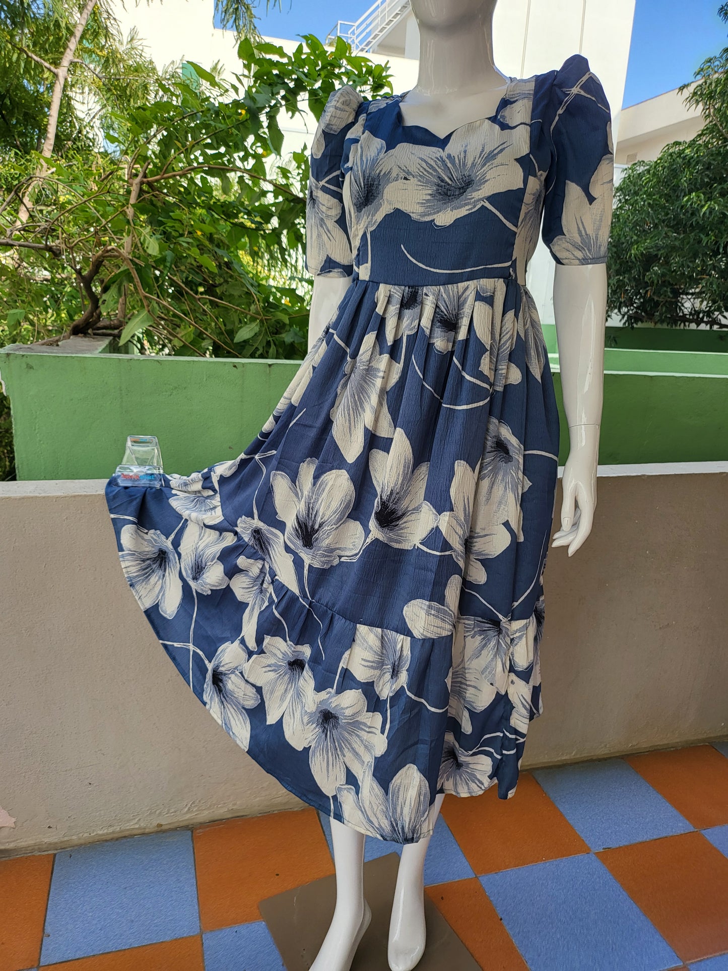 Deltacrepe feeding dresses