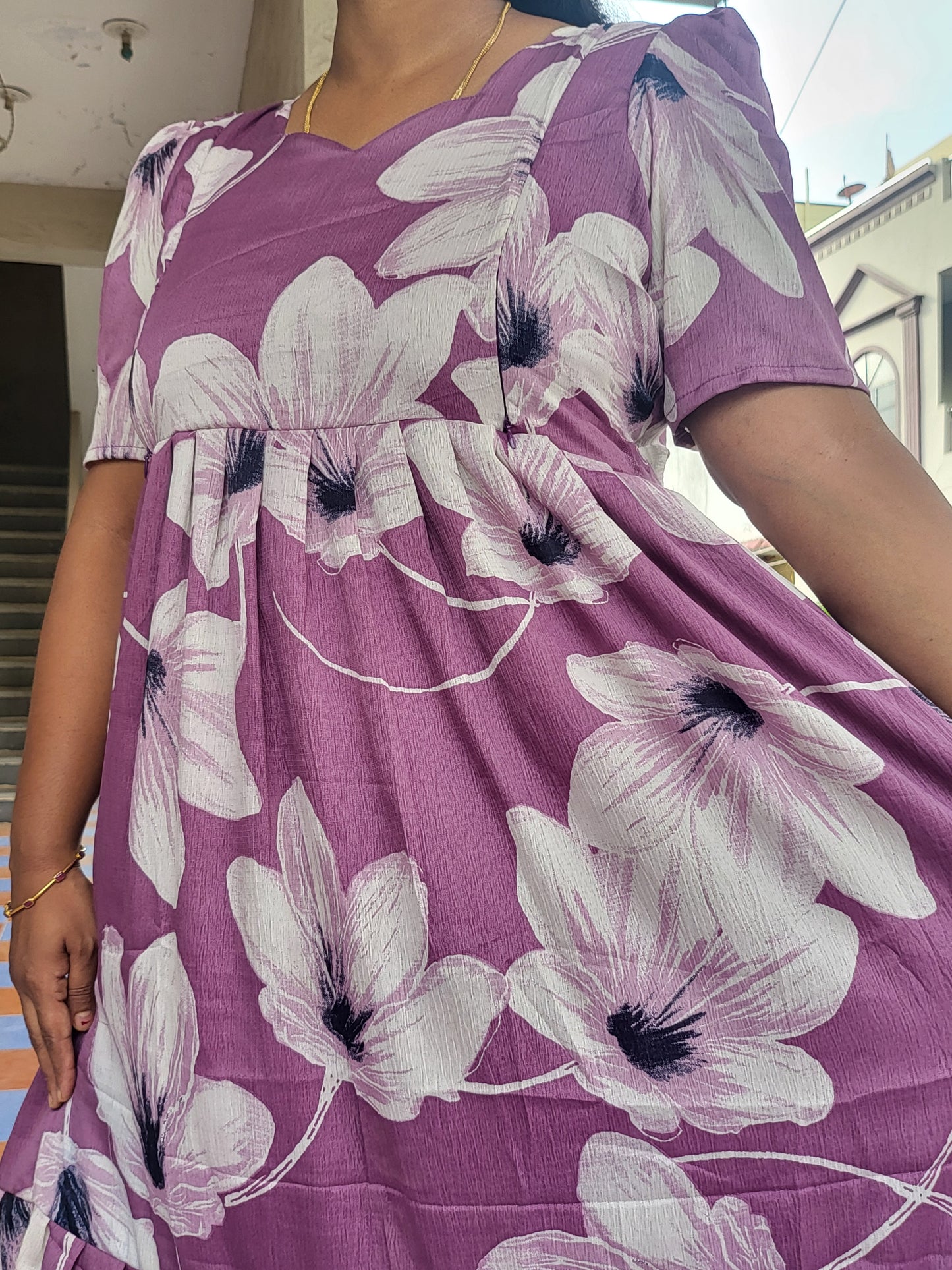 Deltacrepe feeding dresses