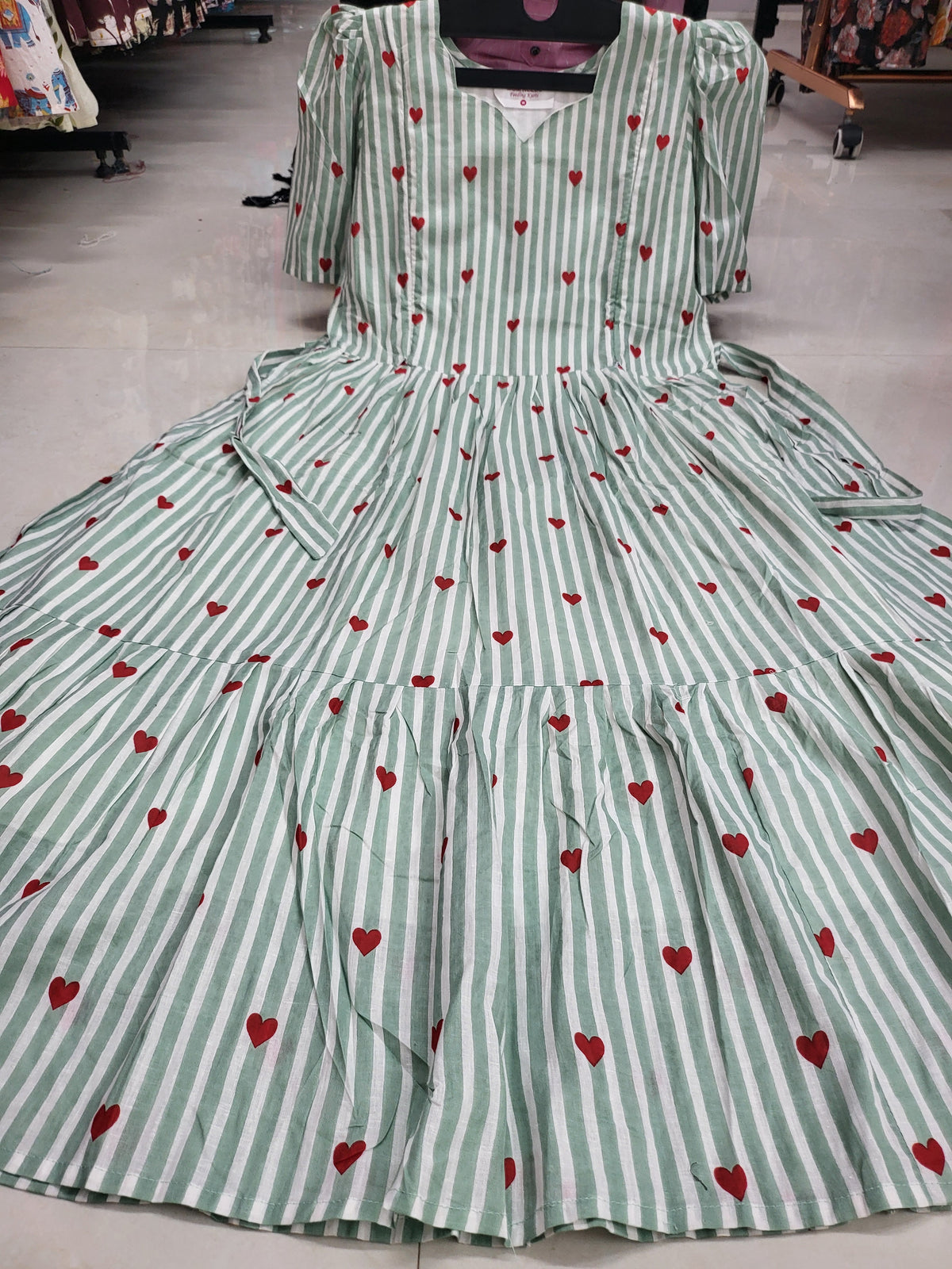 Feeding 1pc in Heart print pista