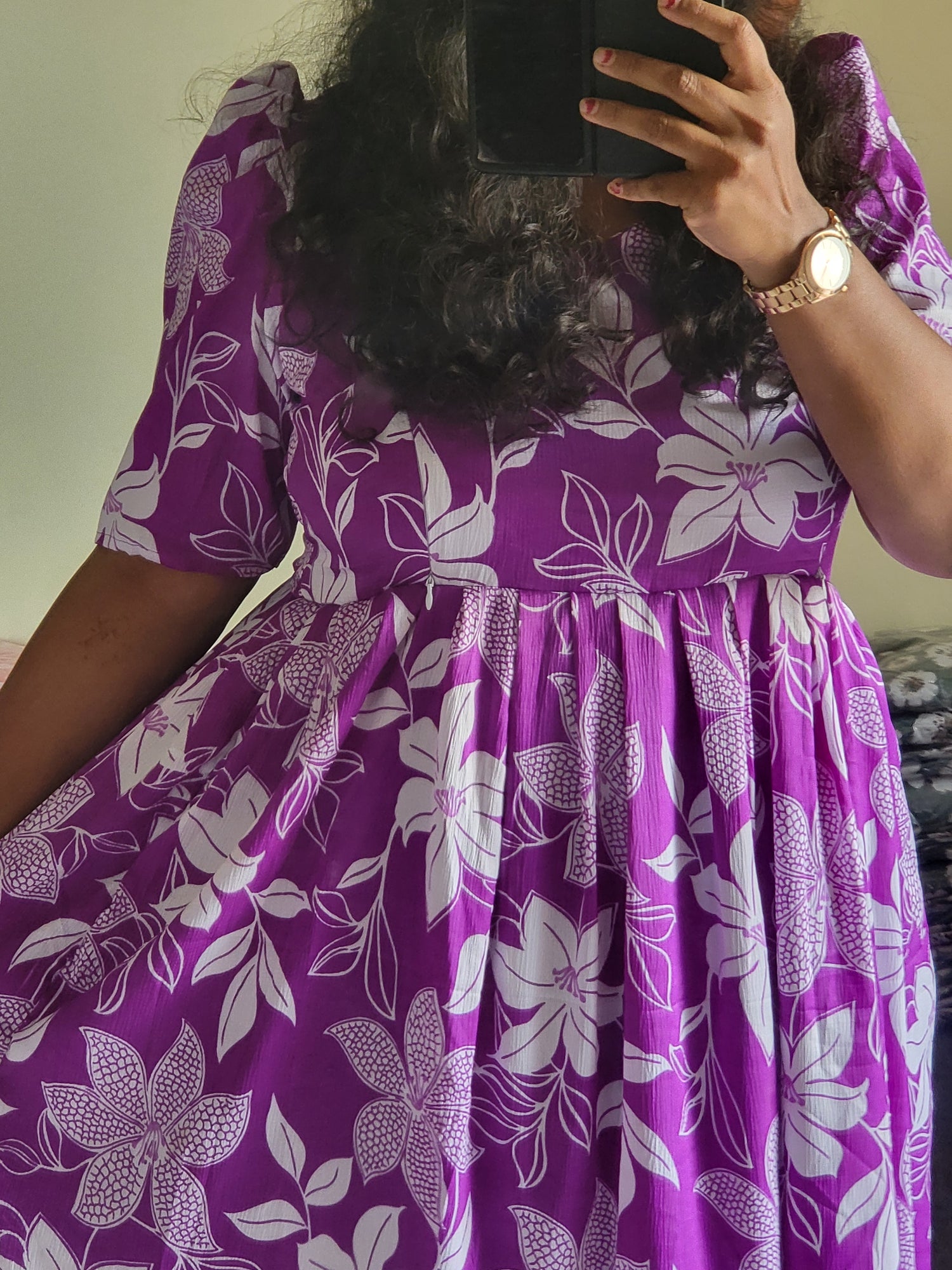 Deltacrepe feeding dresses