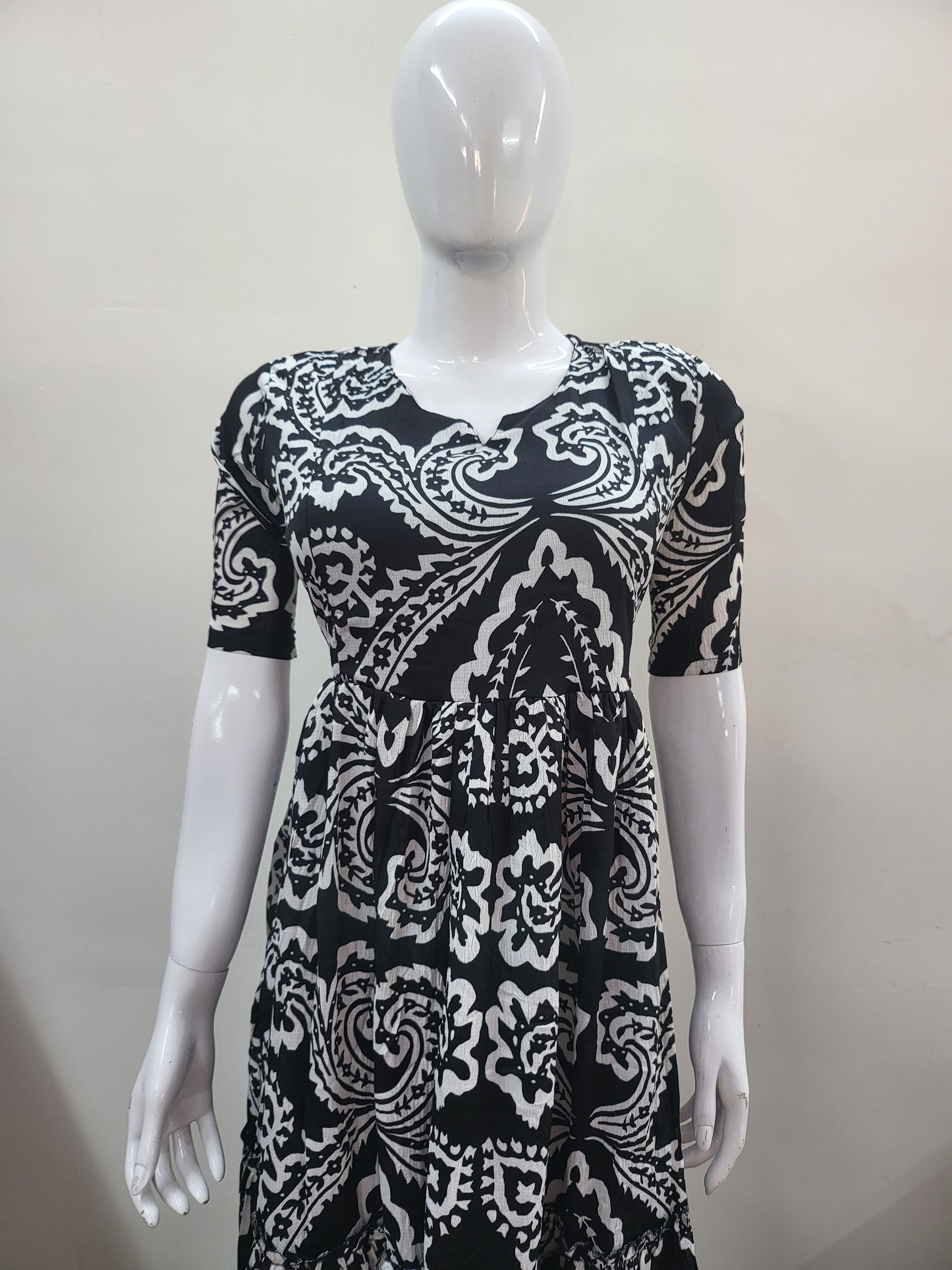Deltacrepe feeding kurtis blcl/ wht