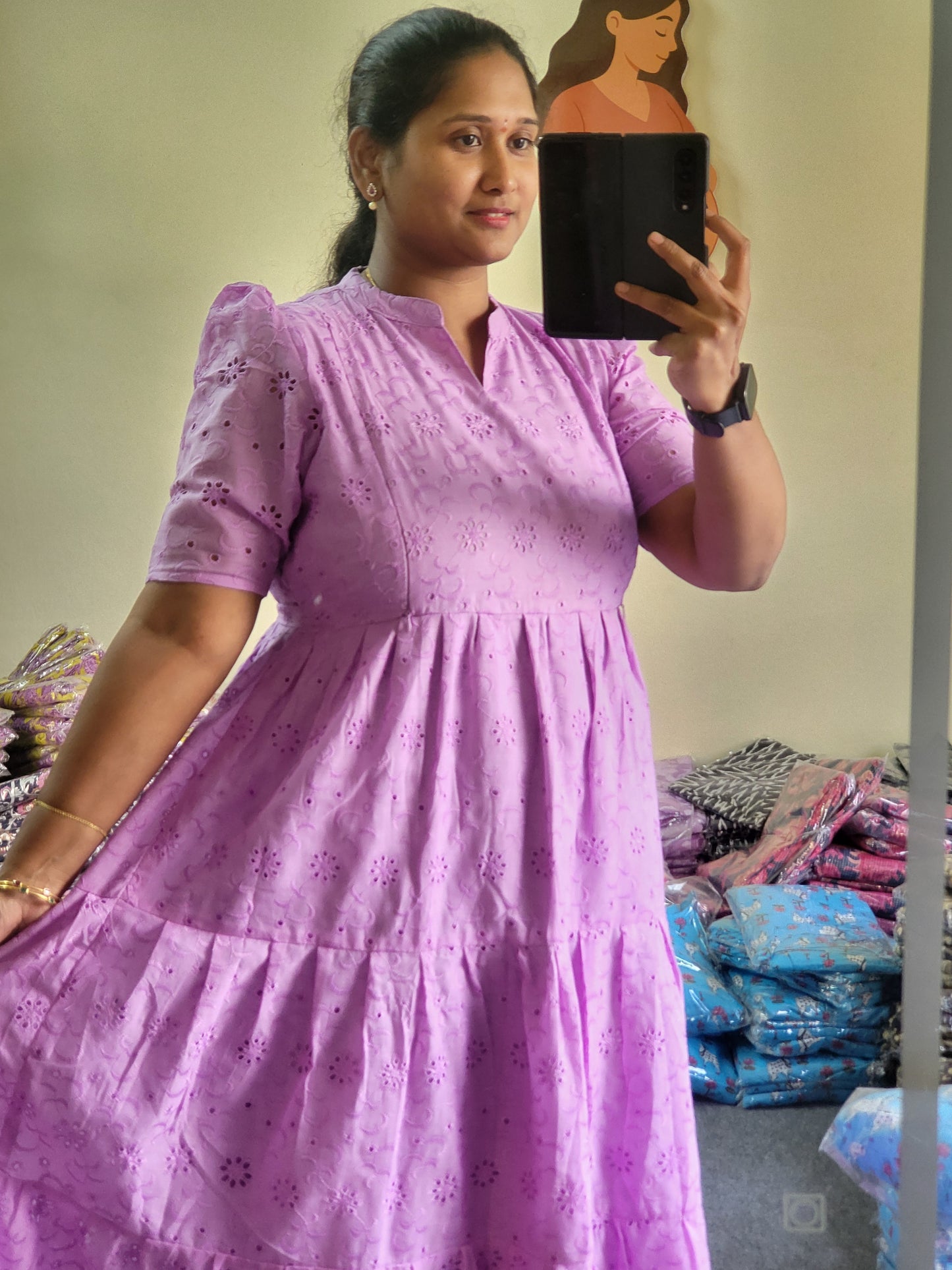 Hakoba feeding kurtis