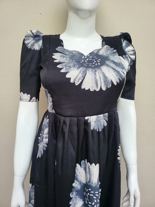 Deltacrepe feeding dresses