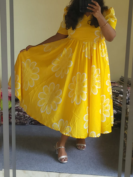 Deltacrepe feeding dresses
