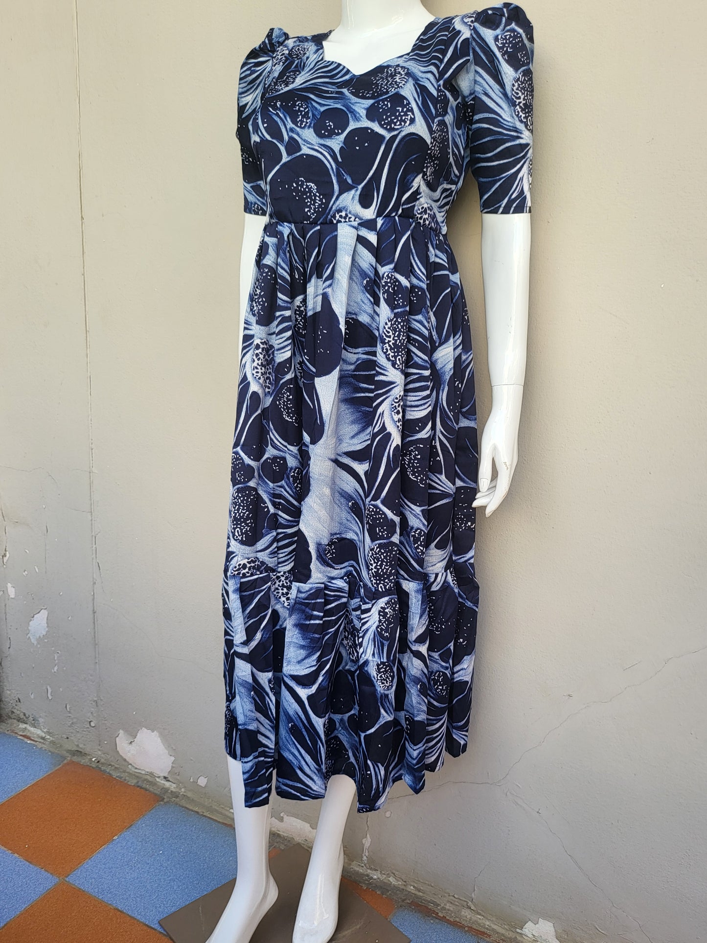 Deltacrepe feeding dresses