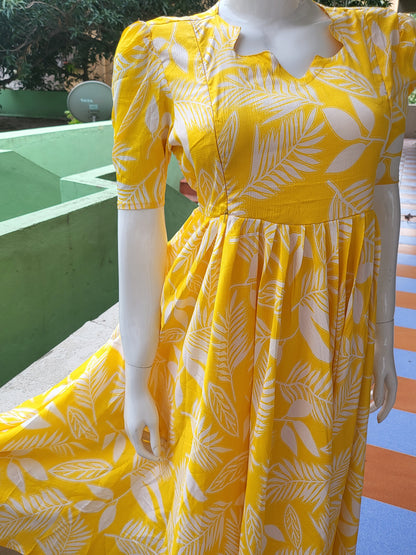 Deltacrepe feeding dresses