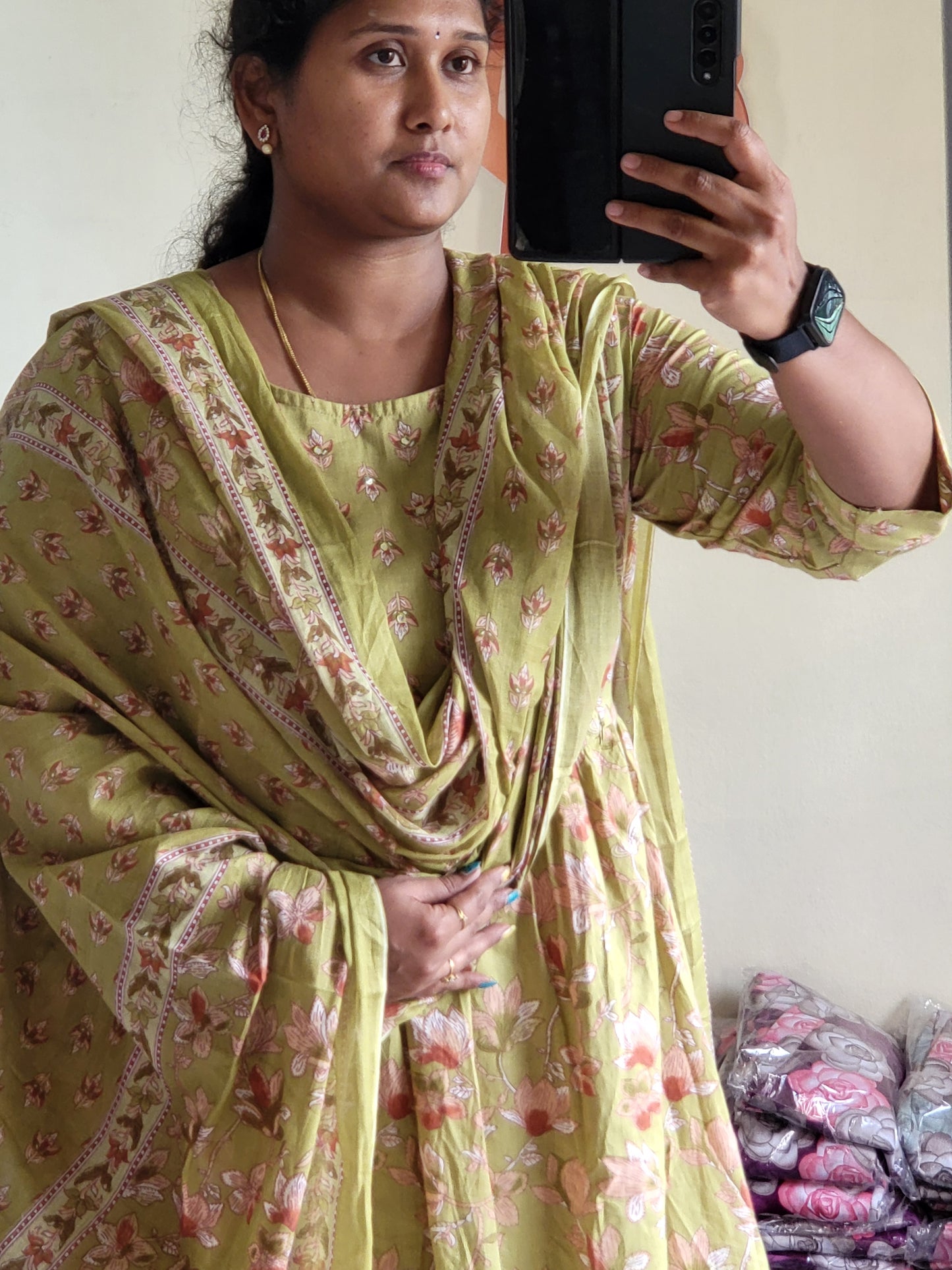 Embroidery work 3pc set in feeding