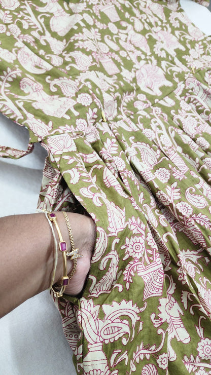 Kalamkaari print feeding kurtis