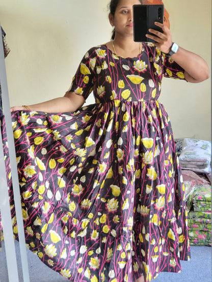 Kalamkaari feeding anarkali