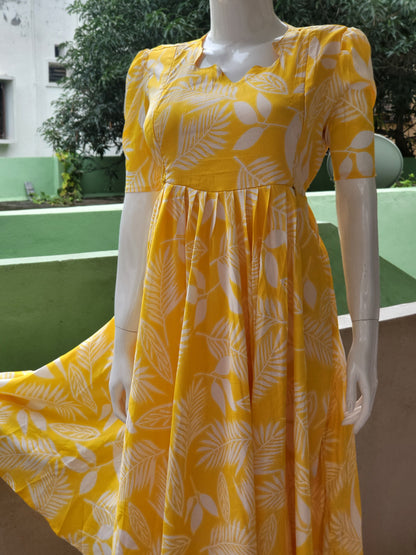 Deltacrepe feeding dresses