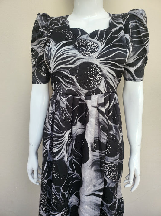 Deltacrepe feeding dresses