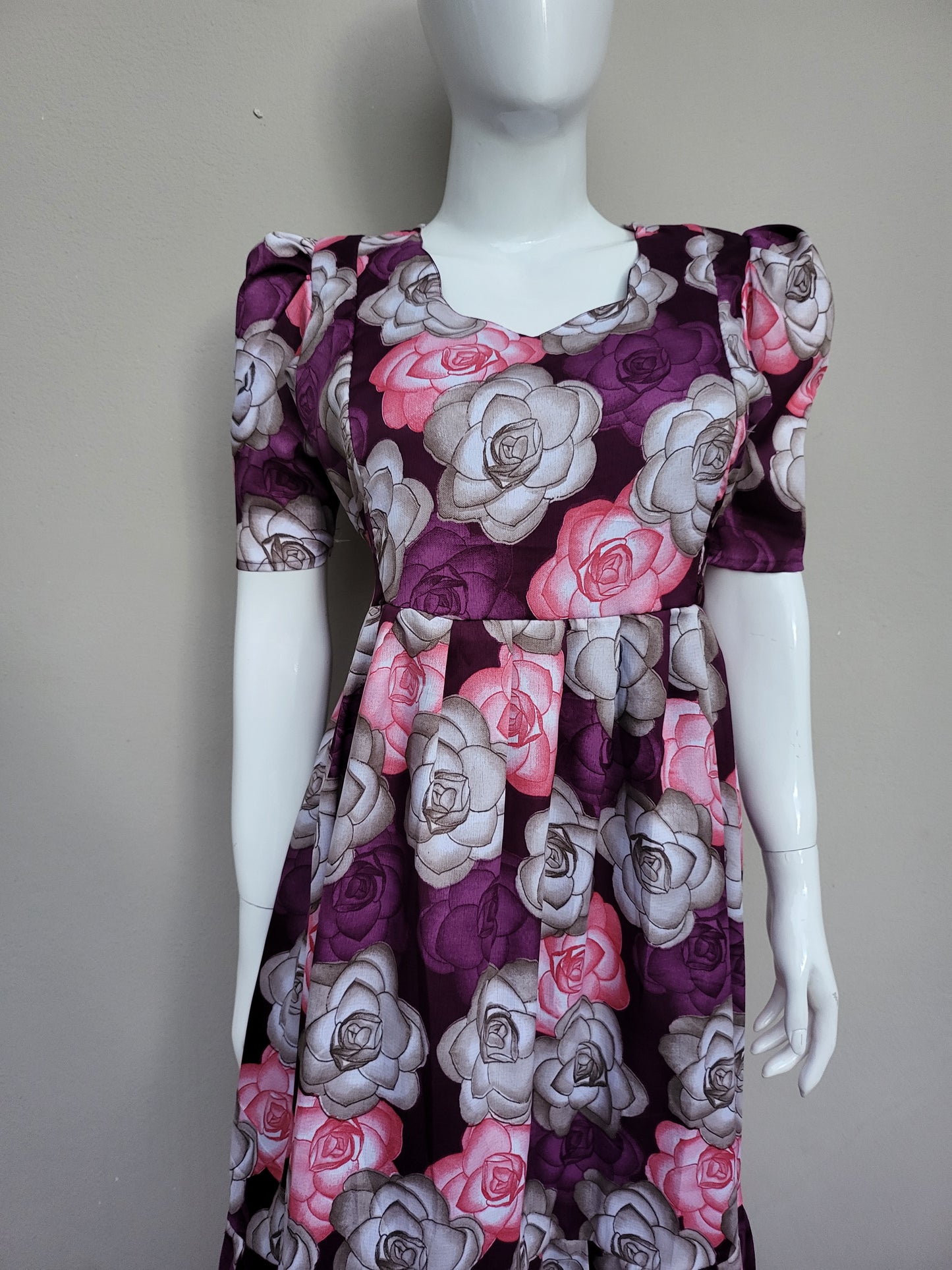 Deltacrepe feeding dresses