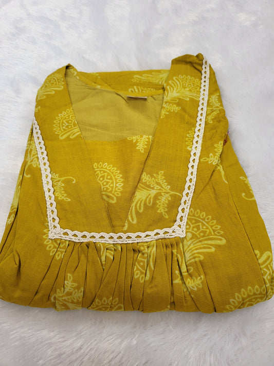 A-line model lace feeding ylw