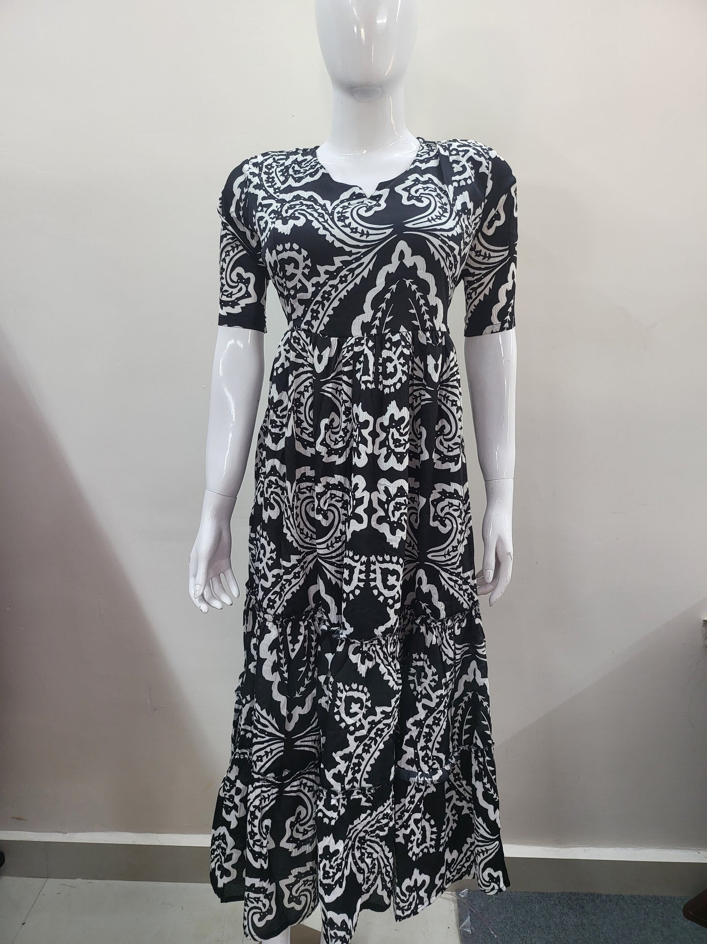 Deltacrepe feeding kurtis blcl/ wht