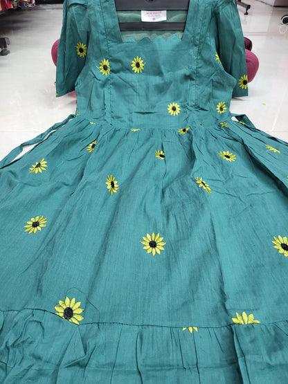 Embroidery frocks seagrn 09
