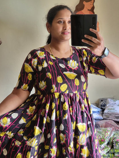 Kalamkaari feeding anarkali