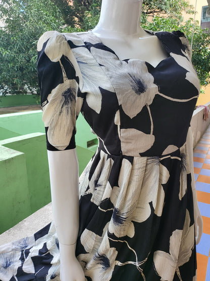 Deltacrepe feeding dresses