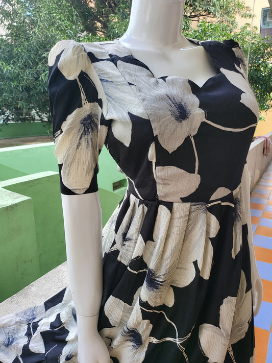 Deltacrepe feeding dresses