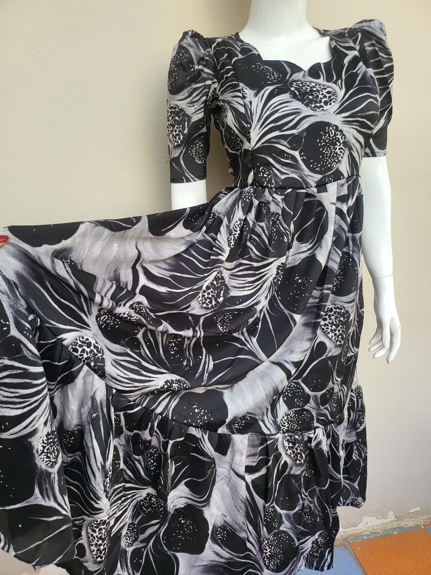 Deltacrepe feeding dresses