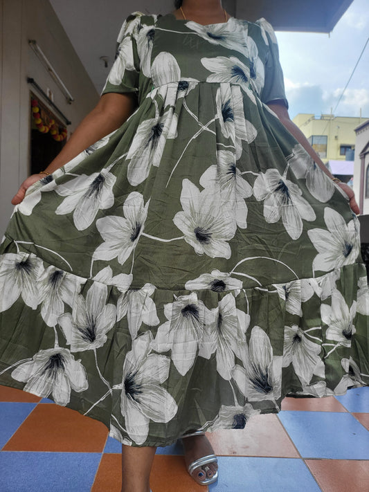 Deltacrepe feeding dresses
