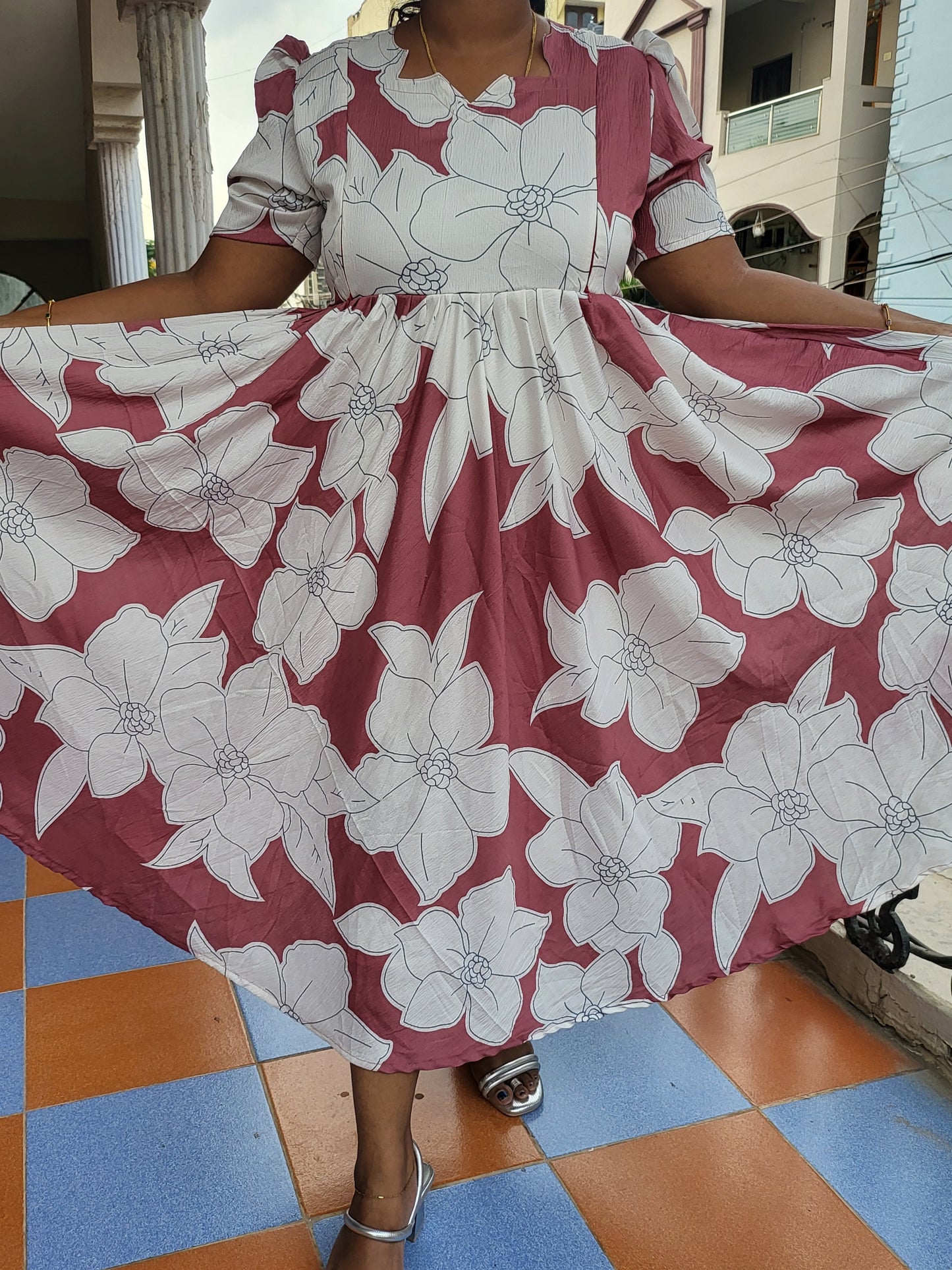 Deltacrepe feeding dresses