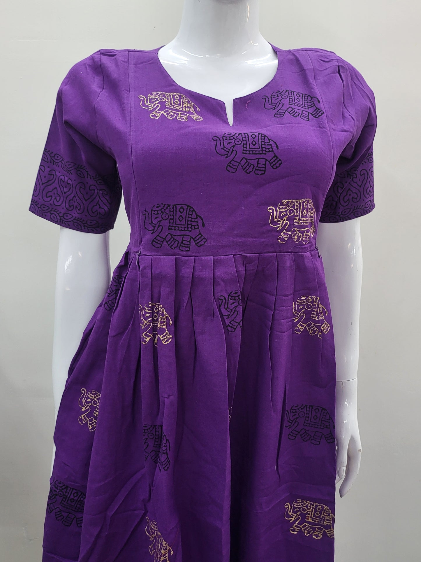 Handblock feeding Kurtis