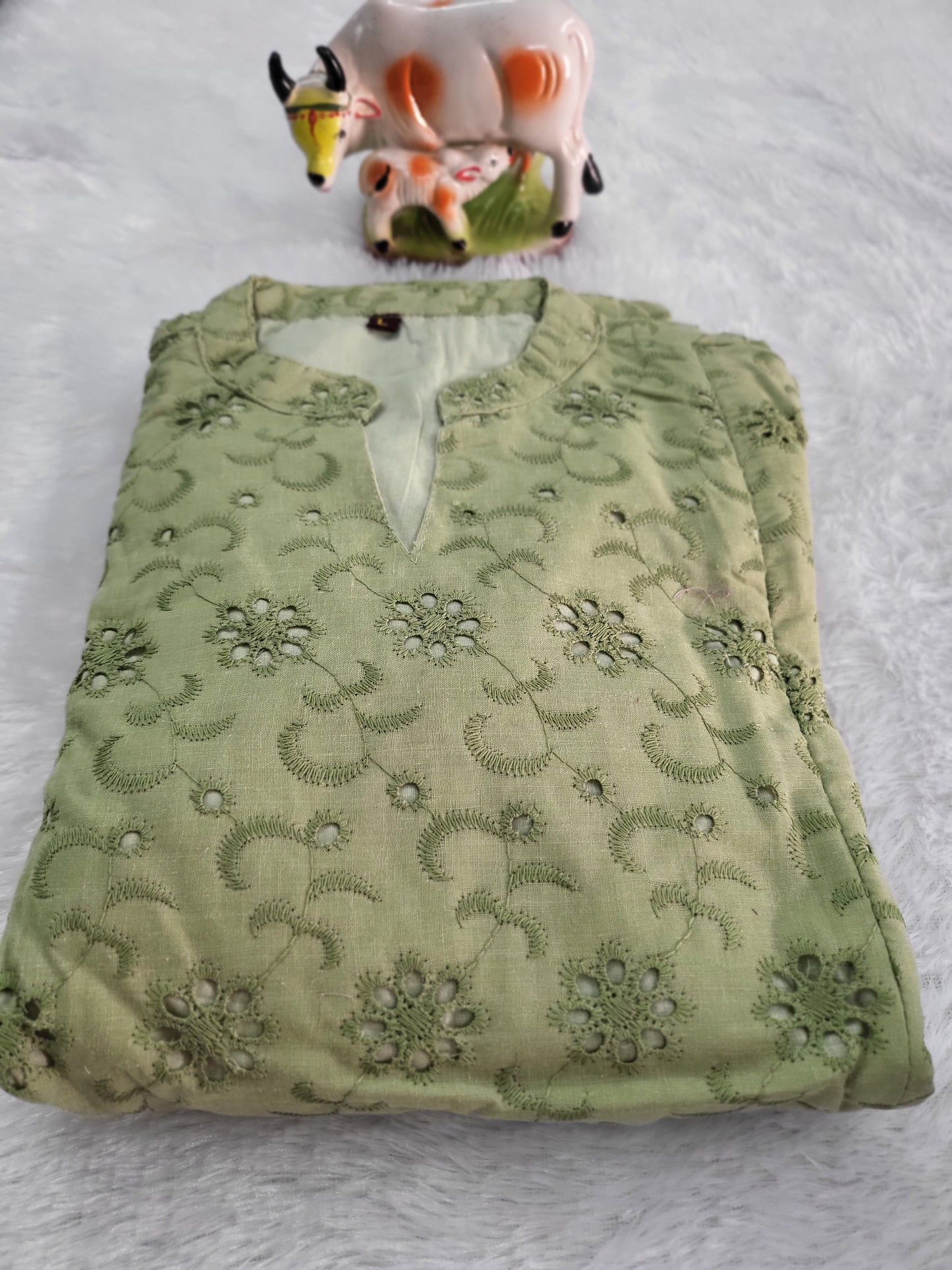 Hakoba feeding kurtis