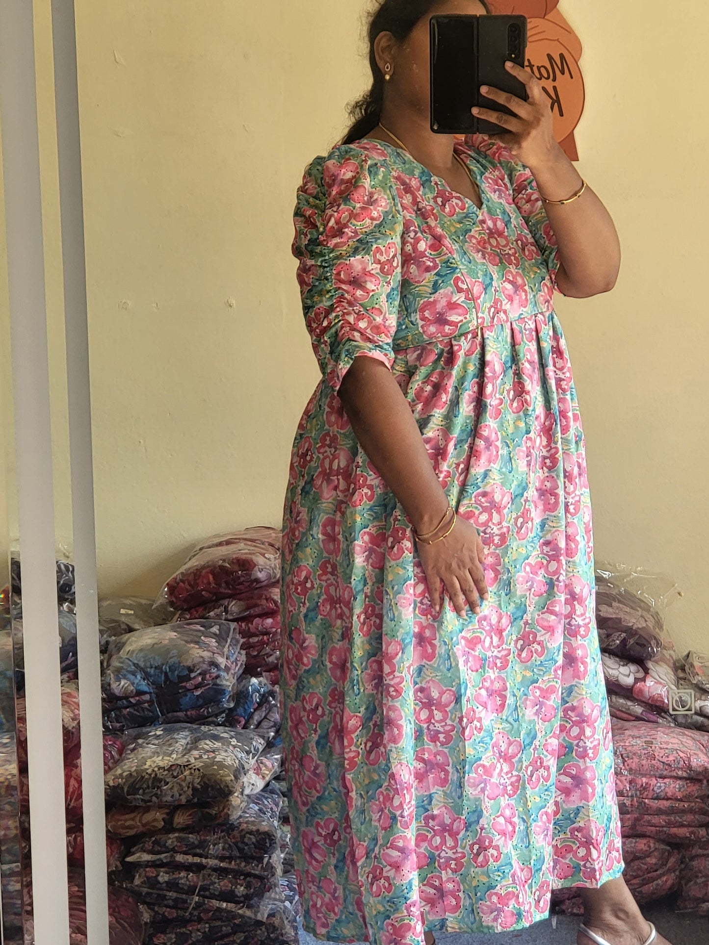Hakoba feeding dresses