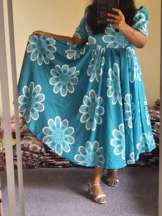 Deltacrepe feeding dresses