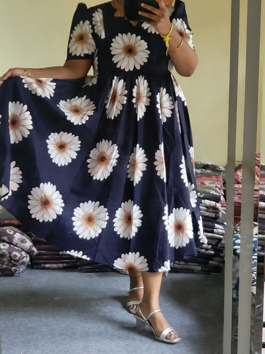 Deltacrepe feeding dresses