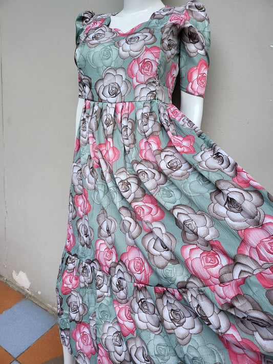 Deltacrepe feeding dresses