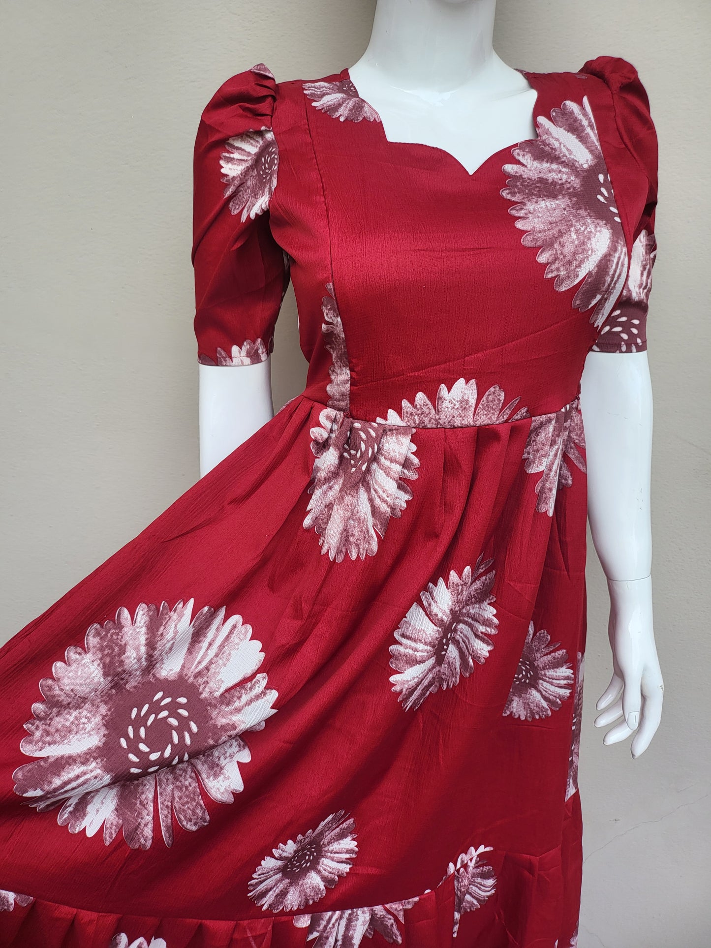 Deltacrepe feeding dresses