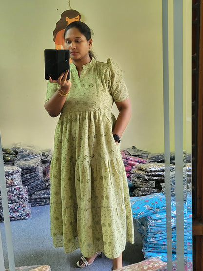 Hakoba feeding kurtis