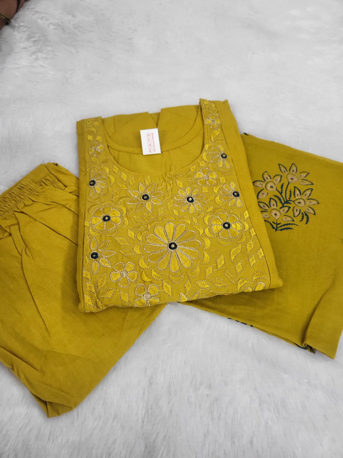 3pc sets in embroidery yellow 03