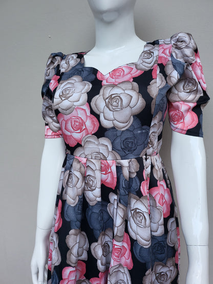 Deltacrepe feeding dresses