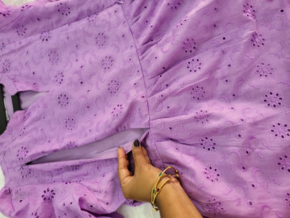 Hakoba feeding kurtis