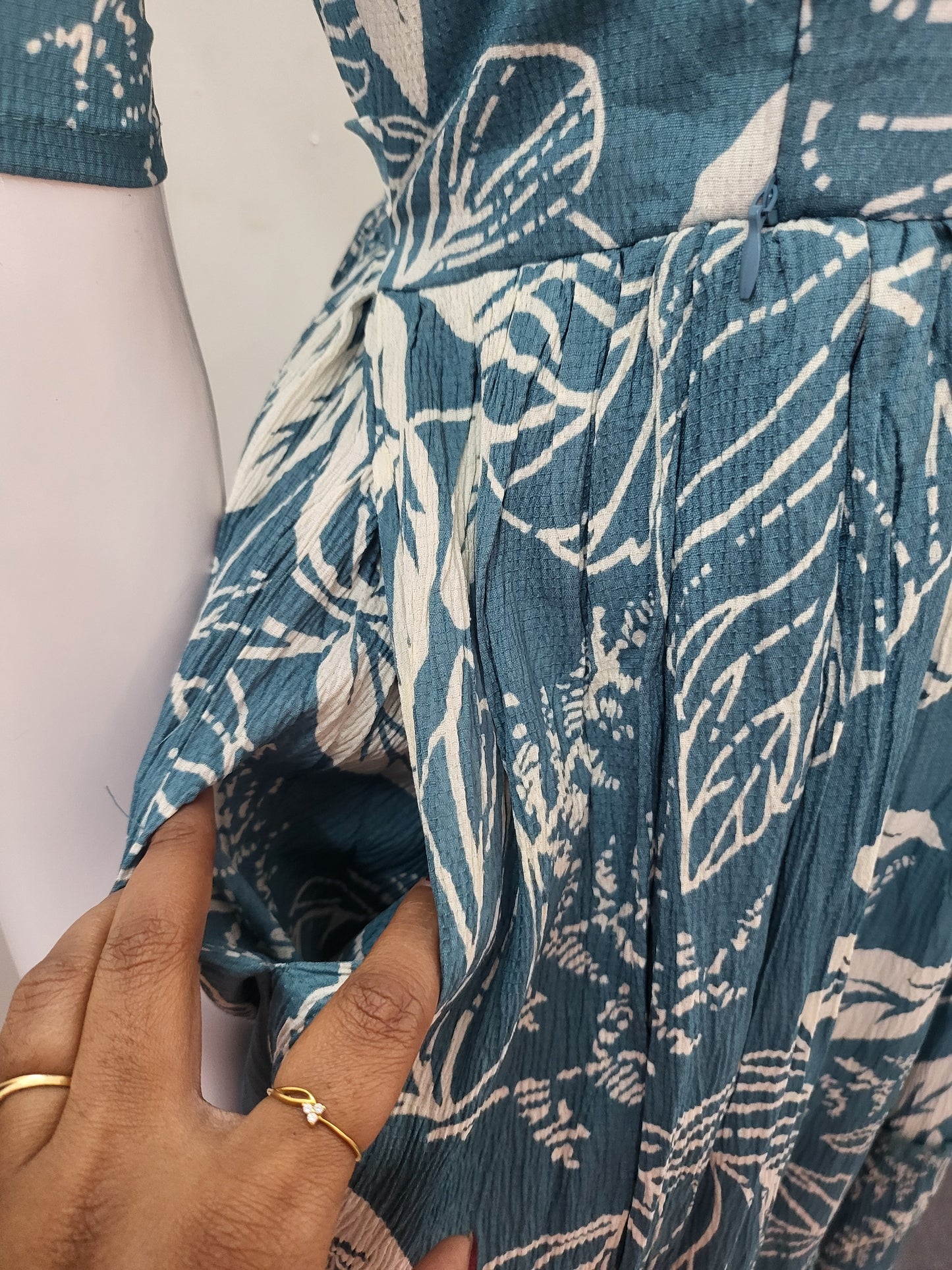 Deltacrepe feeding dresses seablu