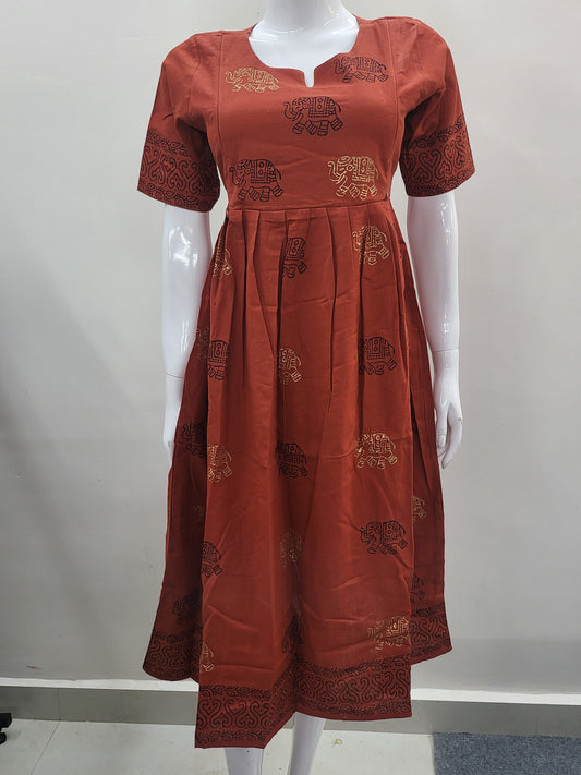 Handblock feeding Kurtis