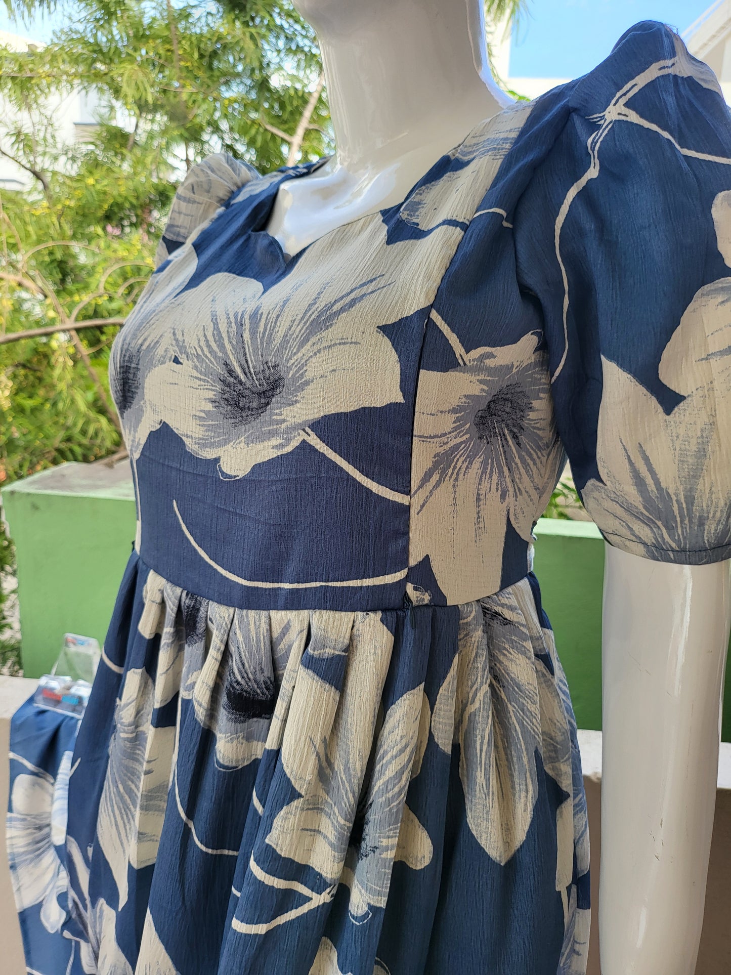 Deltacrepe feeding dresses