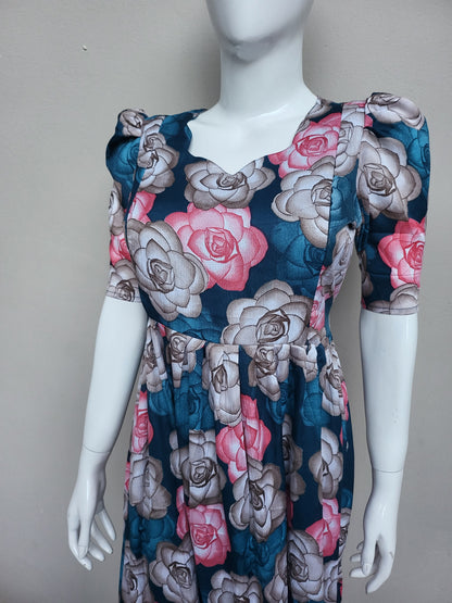 Deltacrepe feeding dresses