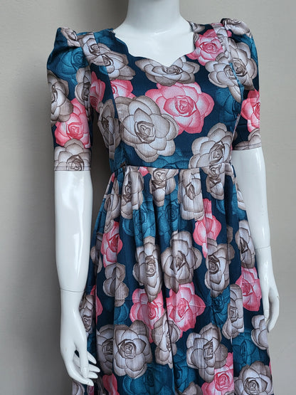 Deltacrepe feeding dresses