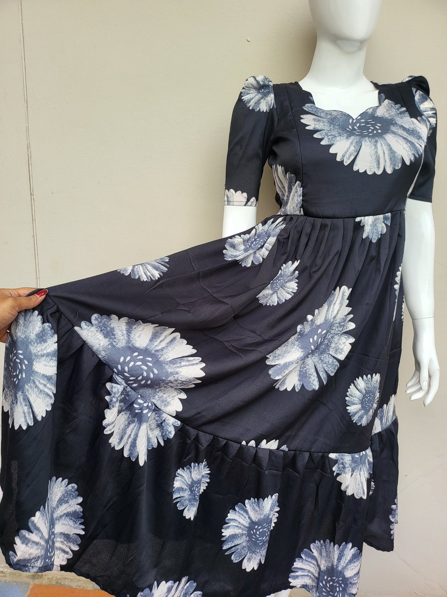 Deltacrepe feeding dresses